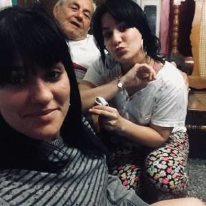 Meet your Posher, Daniela